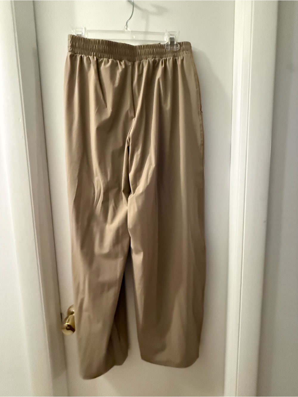 Uniqlo Women's Elastic-Waist Track Pants in Beige